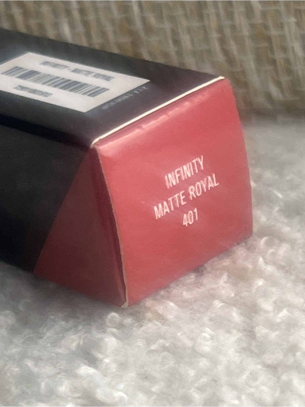 NWT! IL MAKIAGE INFINITY Matte Royal 401 Lipstick - Coral Pink
